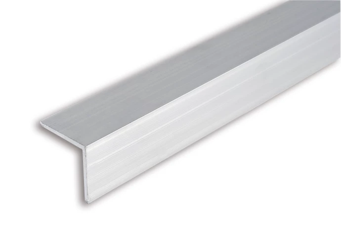 Cornière à ailes égales en aluminium anodisé argent, 20x20x1,5, longueur 2,5M