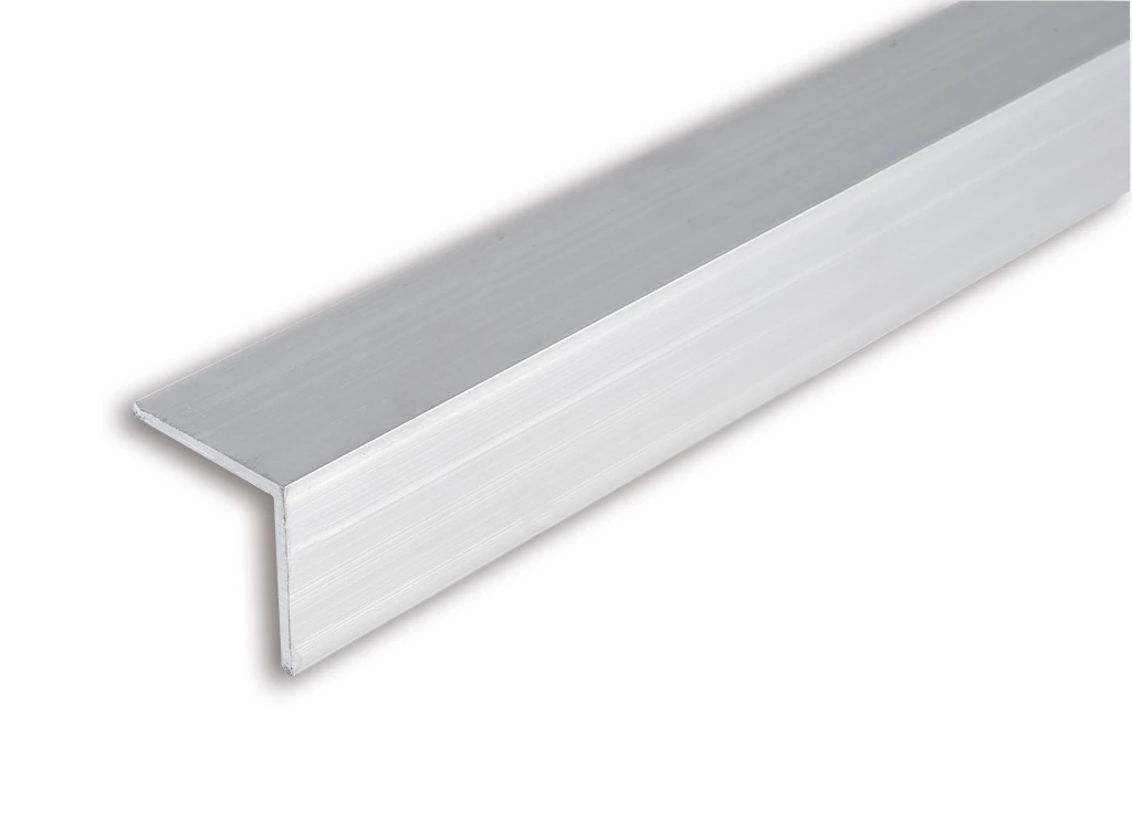 Cornière à ailes égales en aluminium anodisé argent, 20x20x1,5, longueur 2,5M