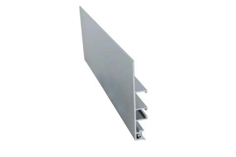 Plinthe de cuisine en aluminium anodisé argent, hauteur 120mm, longueur 4010mm