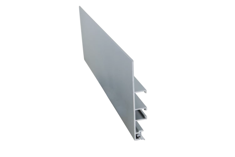 Plinthe de cuisine en aluminium anodisé argent, hauteur 120mm, longueur 4010mm