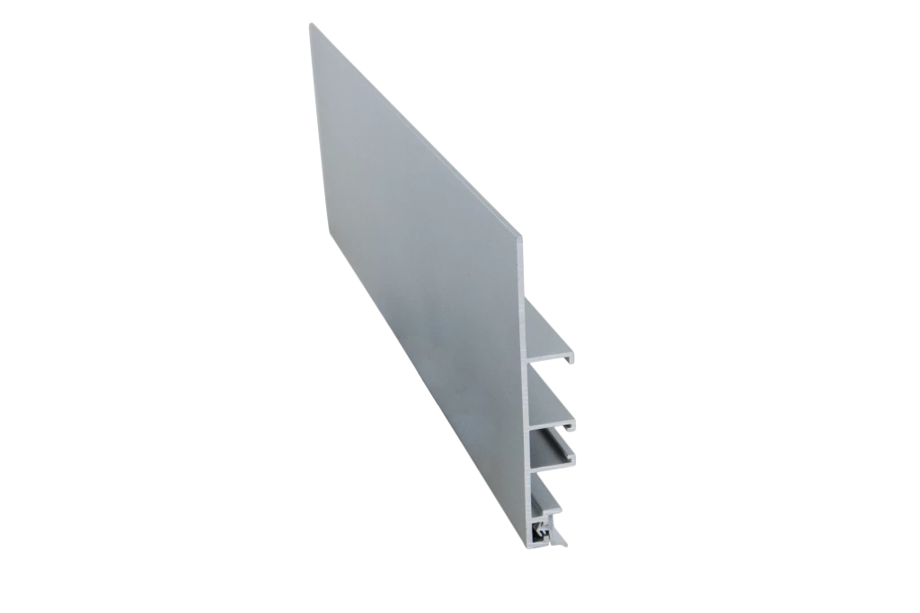 Plinthe de cuisine en aluminium anodisé argent, hauteur 120mm, longueur 4010mm