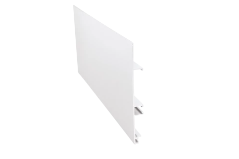 Plinthe de cuisine en aluminium laqué blanc, hauteur 150mm, longueur 4010mm