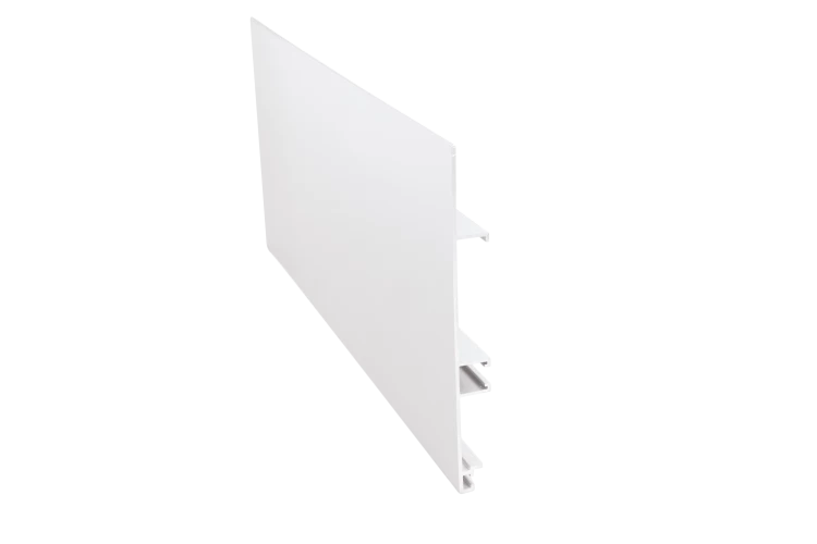 Plinthe de cuisine en aluminium laqué blanc, hauteur 150mm, longueur 4010mm