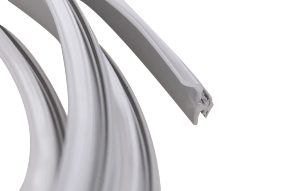 Joint bi matière pour plinthe en aluminium, Longueur de 4100 mm